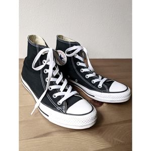 SOLD Converse high tops